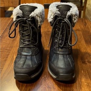 Adirondack III Boot Wether Boots from the brand UGG. Perfect for winter days.